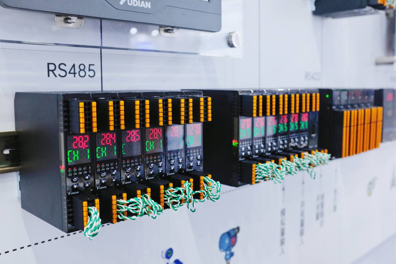 1Y95M}YBCN0(CR(IWA}RC9F_tmb.jpg 1Y95M}YBCN0(CR(IWA}RC9F_tmb.jpg